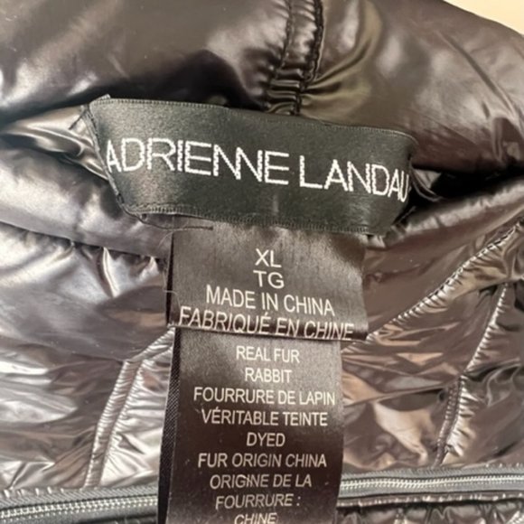 Stylish REVERSIBLE coat with fur by Adrienne Landau. - Picture 6 of 6